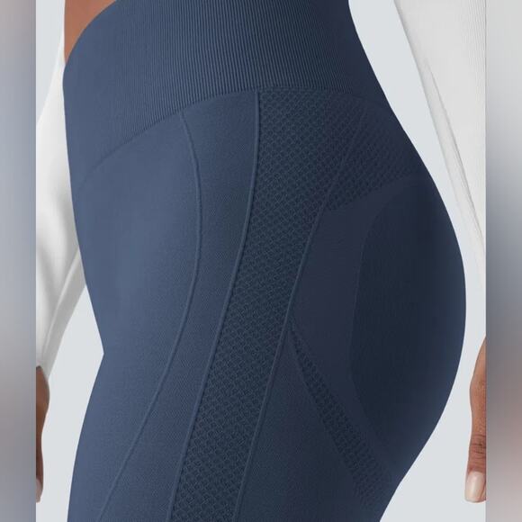 NWT Halara Seamless Butt Lifting Leggings Size Medium - Picture 3 of 9